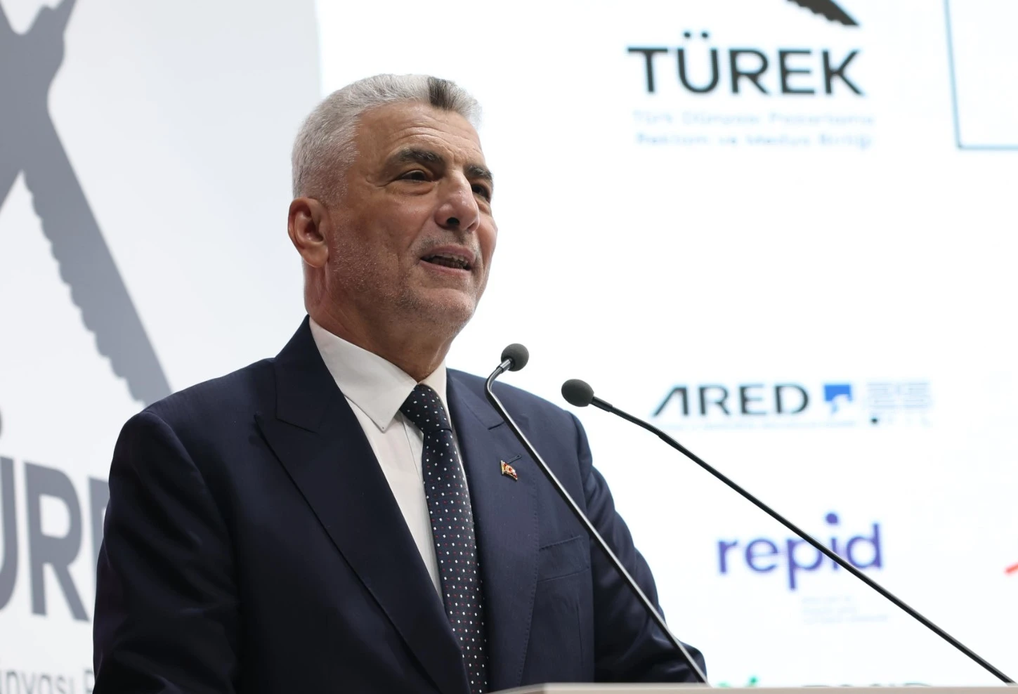 Toplantıya T.C. Ticaret Bakanı Prof. Dr. Ömer Bolat’ın yanı sıra bakan yardımcıları, bakanlık birim temsilcileri, kamu ve özel sektör üst düzey yöneticileri, sektör temsilcileri ve basın mensupları katıldı.