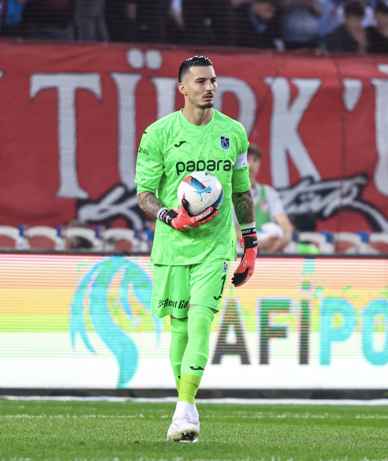 Trabzonspor Avrupa hedefiyle sahada Bordo-mavililer , Türkiye Kupası'nı kazanarak hem sezonu kupayla tamamlamak hem de UEFA Avrupa Ligi ya da Konferans Ligi bileti almak istiyor. Teknik direktör Fatih Tekke, “Trabzonspor’un kupalara aday olduğunu unutturmak istemiyoruz” dedi.