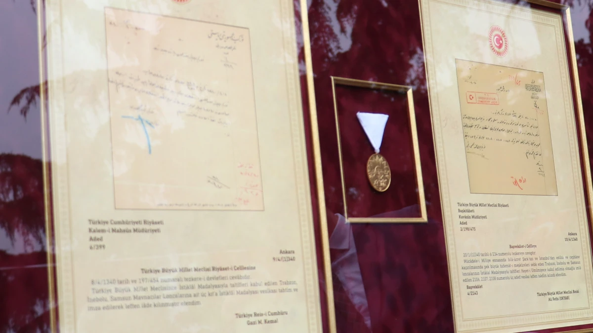 101 yıl sonra geldi! İstiklal Madalyası şehir merkezinde sergilendi 101 yıl sonra geldi! İstiklal Madalyası şehir merkezinde sergilendi