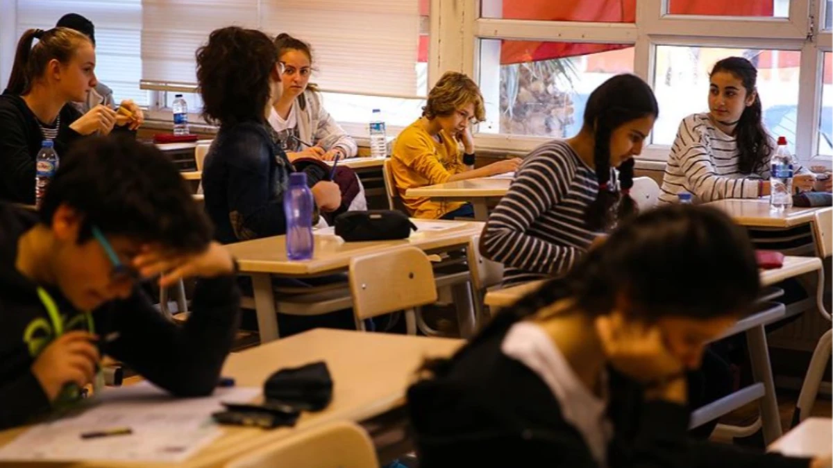 20 milyon öğrenci 1,2 milyon öğretmen 7 Nisan'da ders başı yapacak 20 milyon öğrenci 1,2 milyon öğretmen 7 Nisan'da ders başı yapacak