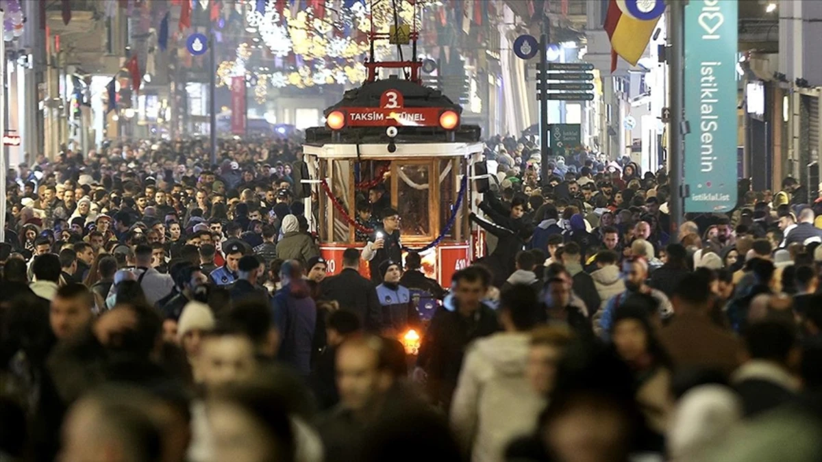 2024’te 300 bin yabancıya çalışma izni verildi 2024’te 300 bin yabancıya çalışma izni verildi