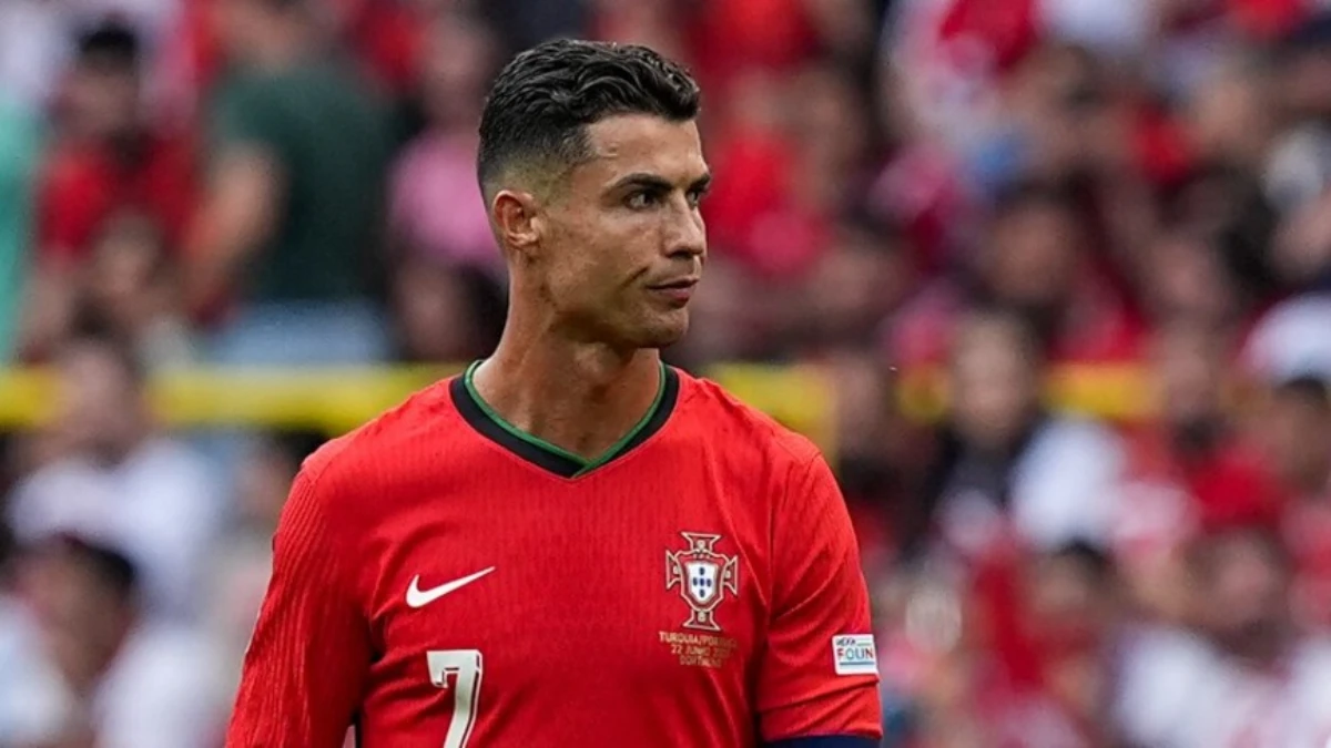 2026 Dünya Kupası’nda 40 yaş üstü 7 futbolcu sahaya çıkacak! Peki o isimler kim? 2026 Dünya Kupası’nda 40 yaş üstü 7 futbolcu sahaya çıkacak! Peki o isimler kim?