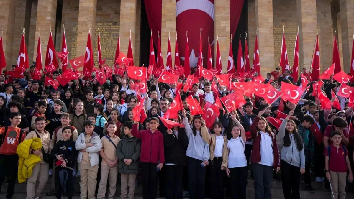 23 Nisan coşkuyla kutlanıyor! İlk tören çocuklarla Anıtkabir'de 23 Nisan coşkuyla kutlanıyor! İlk tören çocuklarla Anıtkabir'de