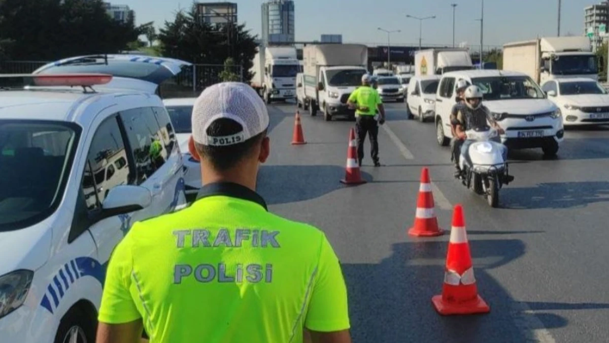 30 AĞUSTOS SON DAKİKA: İstanbul'da bu yollar trafiğe kapatıldı: Araç sahipleri dikkat! 30 AĞUSTOS SON DAKİKA: İstanbul'da bu yollar trafiğe kapatıldı: Araç sahipleri dikkat!