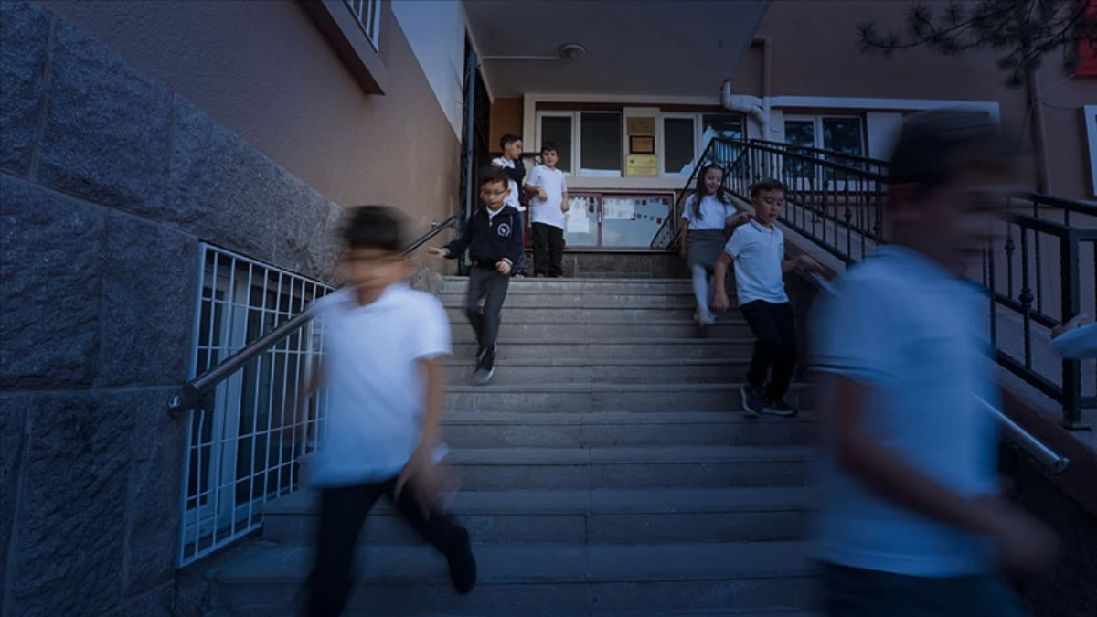 8 Eylül Pazartesi İstanbul'da okullar kaçta açılıyor, kaçta kapanıyor? MEB açıkladı... 8 Eylül Pazartesi İstanbul'da okullar kaçta açılıyor, kaçta kapanıyor? MEB açıkladı...