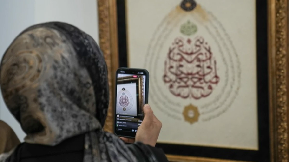 'Aile Hüsn-i Hat' sergisinin gelirleri Gazze'ye bağışlanacak 'Aile Hüsn-i Hat' sergisinin gelirleri Gazze'ye bağışlanacak