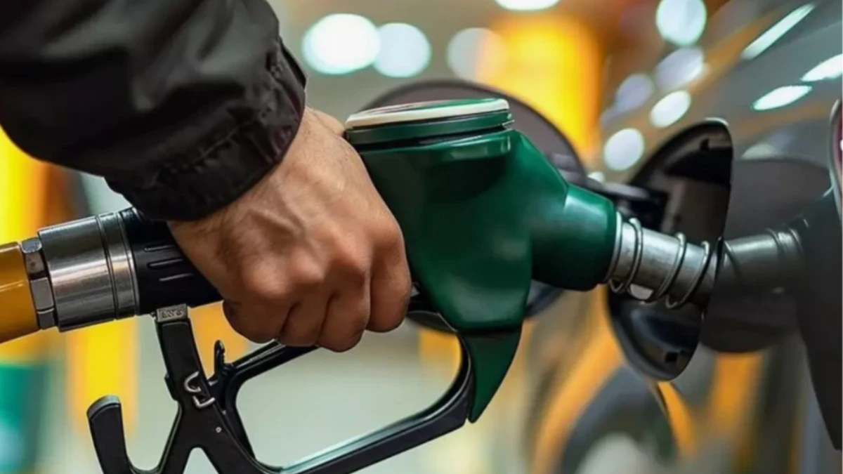 Akaryakıta bir zam bir de indirim: Benzin, mazot fiyatı ve motorin fiyatları güncellendi Akaryakıta bir zam bir de indirim: Benzin, mazot fiyatı ve motorin fiyatları güncellendi