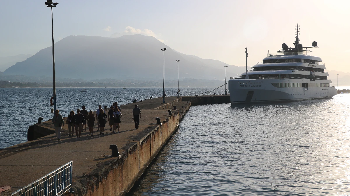 Alanya’ya lüks kruvaziyer Emerald Azzurra ile 91 turist geldi Alanya’ya lüks kruvaziyer Emerald Azzurra ile 91 turist geldi