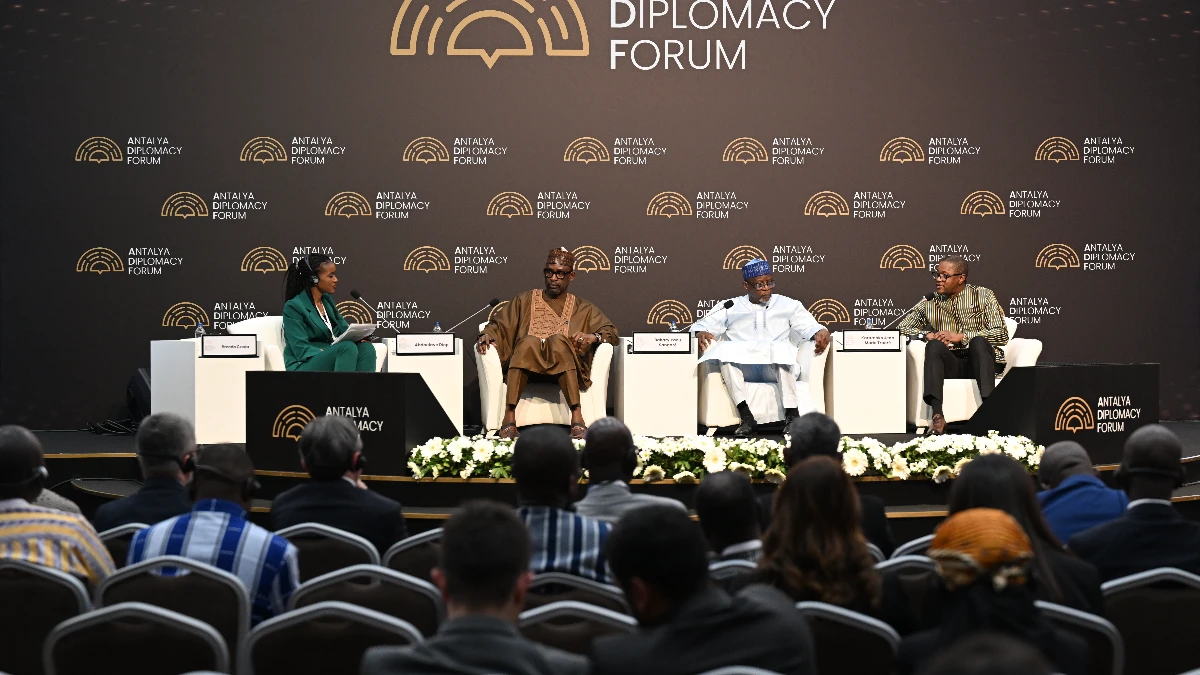 Antalya Diplomasi Forumu'nda çok konuşulacak sözler: Yüzümüzü Türkiye'ye döndük Antalya Diplomasi Forumu'nda çok konuşulacak sözler: Yüzümüzü Türkiye'ye döndük