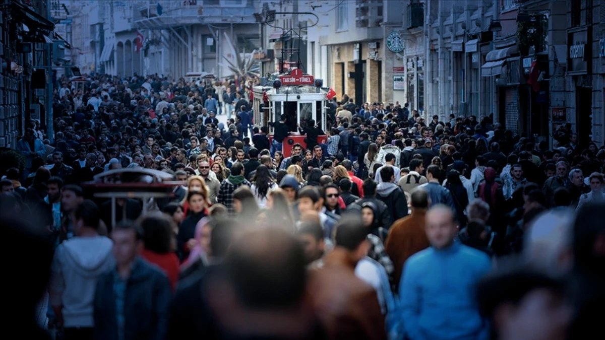 Avrupa’nın en genç ülkesi Türkiye’de kritik eşik: Nüfus artış hızı ekonomiyi nasıl etkileyecek? Avrupa’nın en genç ülkesi Türkiye’de kritik eşik: Nüfus artış hızı ekonomiyi nasıl etkileyecek?