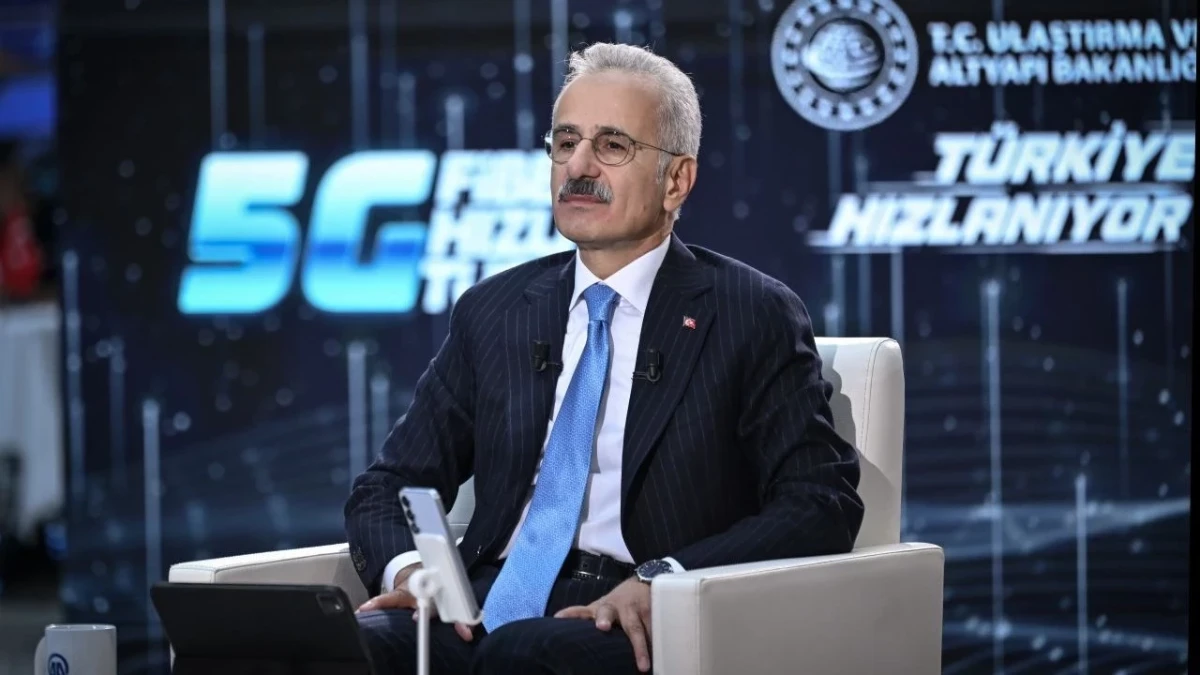 Bakan açıkladı: 5G ihalesinde en az 2,1 milyar dolar gelir elde edilecek Bakan açıkladı: 5G ihalesinde en az 2,1 milyar dolar gelir elde edilecek