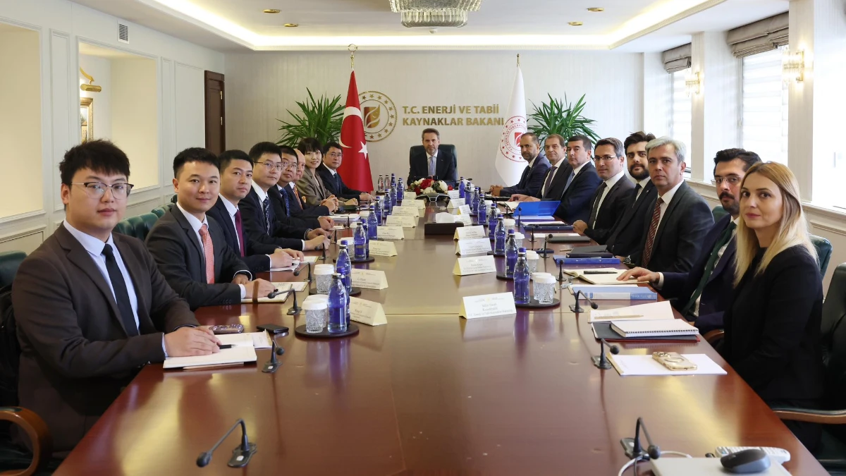 Bakan Bayraktar Çinli firma ile görüştü: 250 milyon dolarlık yatırım masada Bakan Bayraktar Çinli firma ile görüştü: 250 milyon dolarlık yatırım masada