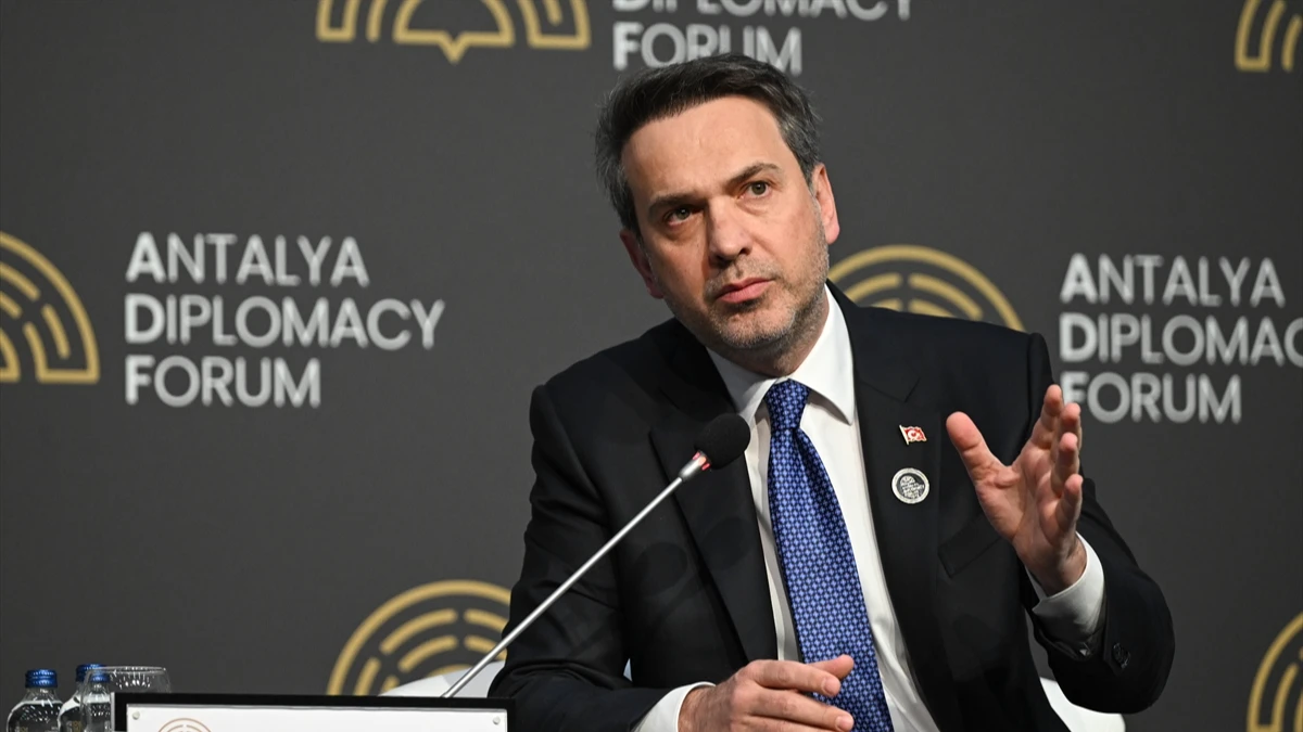 Bakan Bayraktar: Ekonomimizde anahtar kelime yenilenebilir enerji Bakan Bayraktar: Ekonomimizde anahtar kelime yenilenebilir enerji