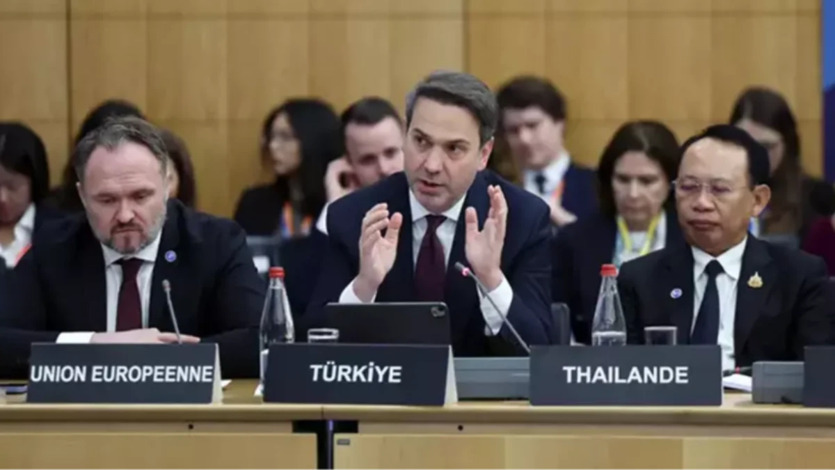 Bakan Bayraktar: Türkiye yenilenebilir enerji ve doğal gaz yatırımlarına odaklandı Bakan Bayraktar: Türkiye yenilenebilir enerji ve doğal gaz yatırımlarına odaklandı