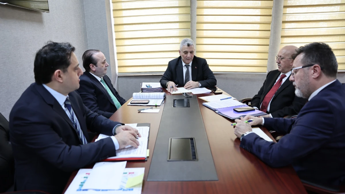 Bakan Bolat, Suriyeli mevkidaşlarıyla görüştü: Sınır kapılarının modernizasyonu masaya yatırıldı Bakan Bolat, Suriyeli mevkidaşlarıyla görüştü: Sınır kapılarının modernizasyonu masaya yatırıldı