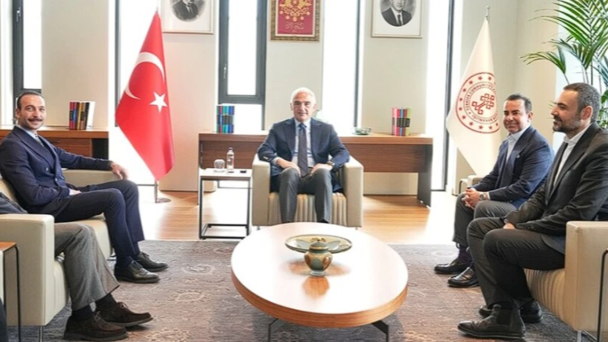 Bakan Ersoy, oyuncu Görkem Sevindik ile bir araya geldi Bakan Ersoy, oyuncu Görkem Sevindik ile bir araya geldi