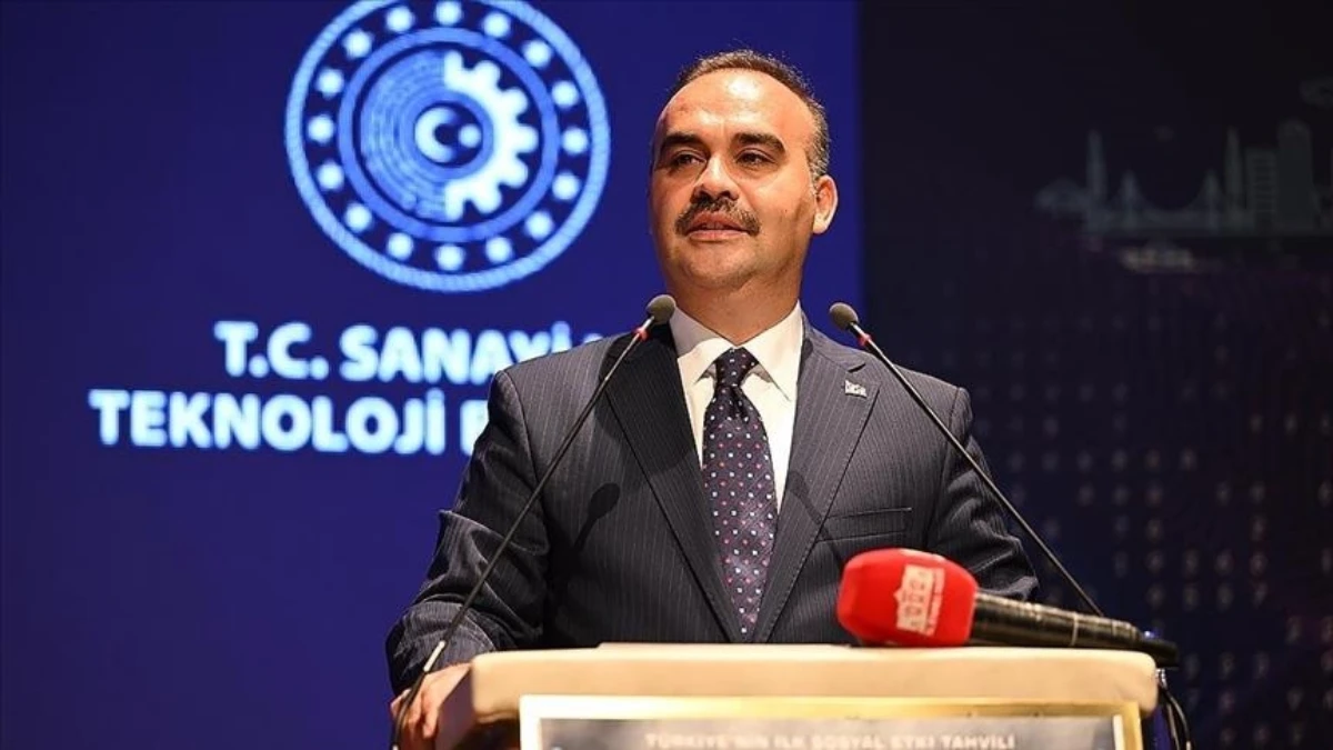 Bakan Kacır, sanayi verilerini değerlendirdi: Yüksek teknoloji öncülük etti Bakan Kacır, sanayi verilerini değerlendirdi: Yüksek teknoloji öncülük etti