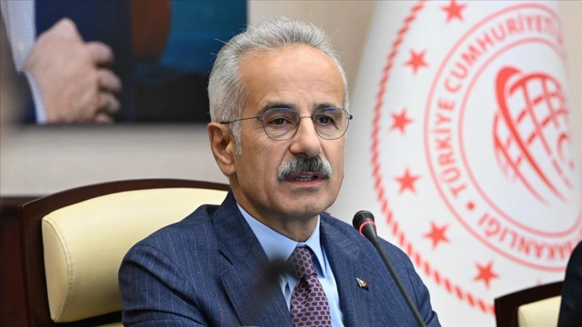 Bakan Uraloğlu: 23 yılda yaptığımız çalışmalarla 298,4 milyar dolarlık yatırımı hayata geçirdik Bakan Uraloğlu: 23 yılda yaptığımız çalışmalarla 298,4 milyar dolarlık yatırımı hayata geçirdik