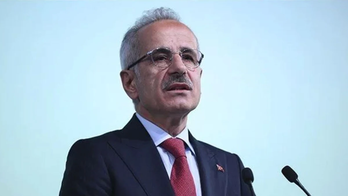 Bakan Uraloğlu 5G için tarih verdi: İlk sinyal 2026'da Bakan Uraloğlu 5G için tarih verdi: İlk sinyal 2026'da