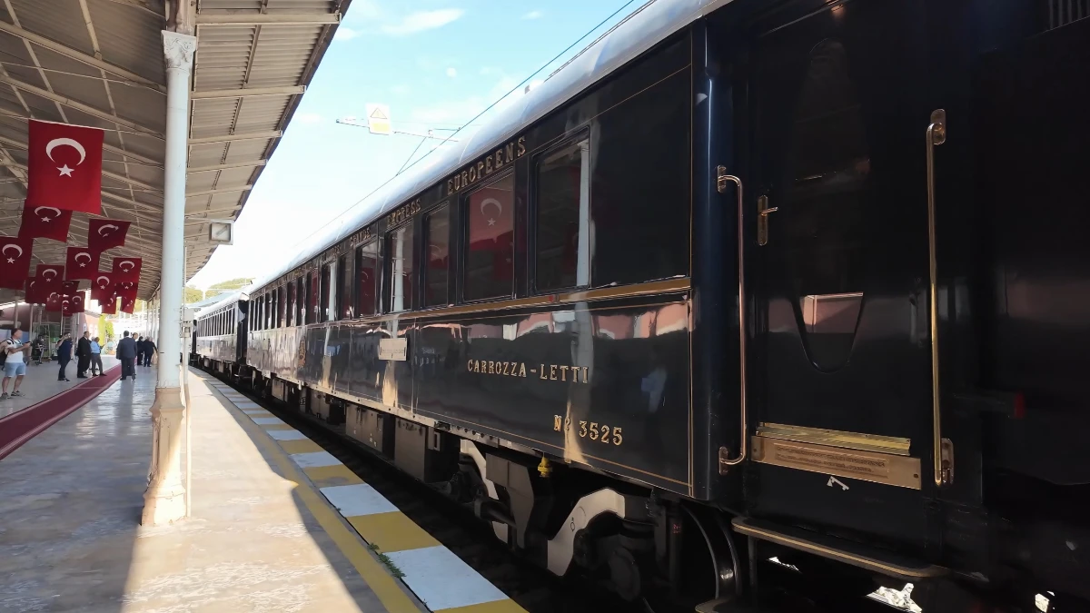 Bakan Uraloğlu açıkladı: Ünlü turistik trenler yeniden İstanbul yolunda Bakan Uraloğlu açıkladı: Ünlü turistik trenler yeniden İstanbul yolunda