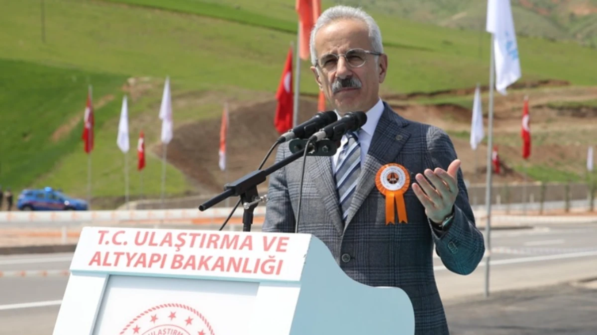 Bakan Uraloğlu: Siirt-Kurtalan Yolu ve Siirt Havaalanı Bağlantı Yolu ile yıllık 206 milyon lira tasarruf edeceğiz Bakan Uraloğlu: Siirt-Kurtalan Yolu ve Siirt Havaalanı Bağlantı Yolu ile yıllık 206 milyon lira tasarruf edeceğiz
