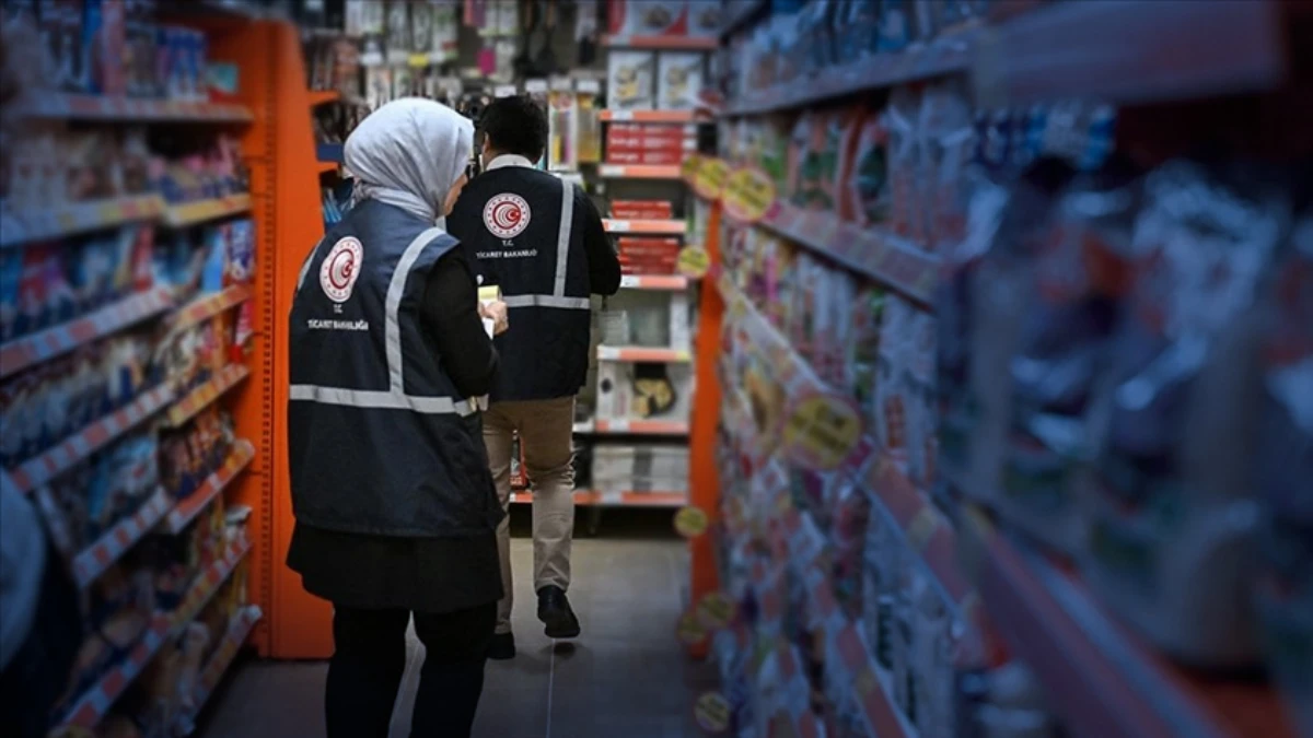 Bakanlıktan Fahiş fiyat ve stokçuluğa sıkı takip: 10 ayda 936 milyon TL ceza Bakanlıktan Fahiş fiyat ve stokçuluğa sıkı takip: 10 ayda 936 milyon TL ceza