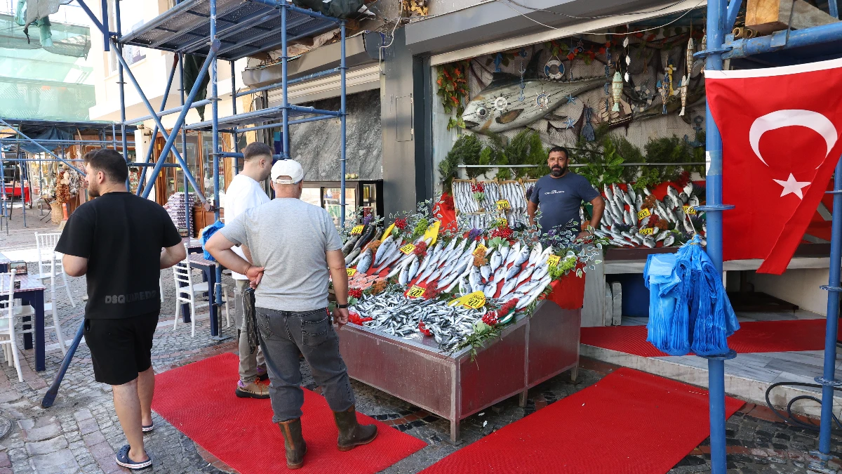 Balık sezonu açıldı! Tezgahlar sardalya, hamsi ve istavritle doldu Balık sezonu açıldı! Tezgahlar sardalya, hamsi ve istavritle doldu