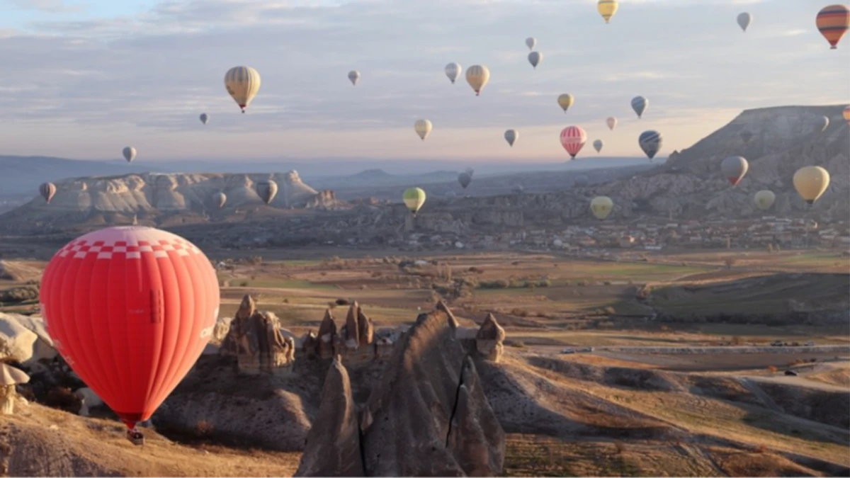 Balon turizmi zirve yaptı: 933 bin turist gökyüzüne yükseldi Balon turizmi zirve yaptı: 933 bin turist gökyüzüne yükseldi