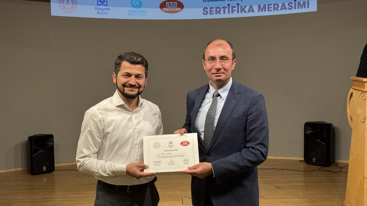Berlin'de Osmanlı Türkçesi ve hat sanatı kursu düzenlendi! Öğrenciler sertifikalarına kavuştu Berlin'de Osmanlı Türkçesi ve hat sanatı kursu düzenlendi! Öğrenciler sertifikalarına kavuştu