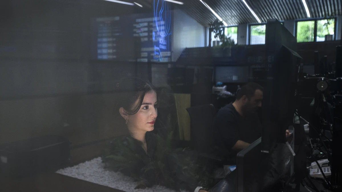 Borsa İstanbul günün ilk yarısında yüzde 2’nin üzerinde geriledi Borsa İstanbul günün ilk yarısında yüzde 2’nin üzerinde geriledi