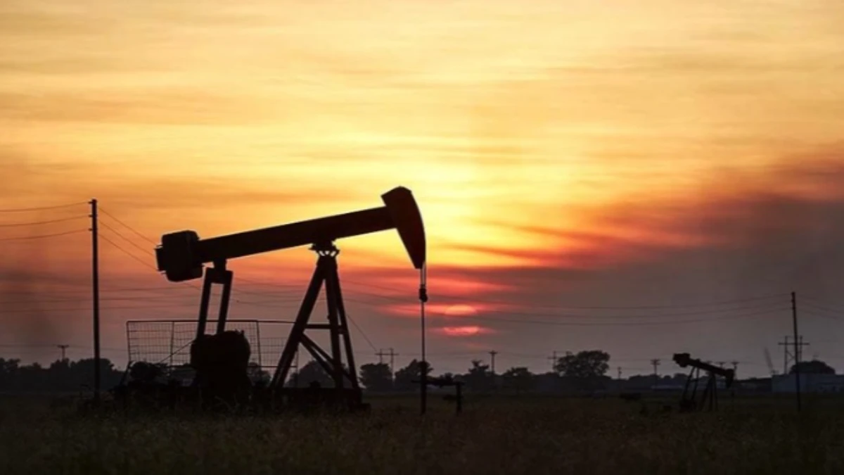 Brent petrolün varili 61,43 dolardan alıcı buluyor Brent petrolün varili 61,43 dolardan alıcı buluyor
