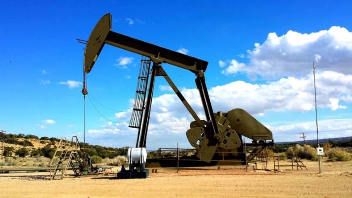 Brent petrolün varili 63,84 alıcı buluyor Brent petrolün varili 63,84 alıcı buluyor