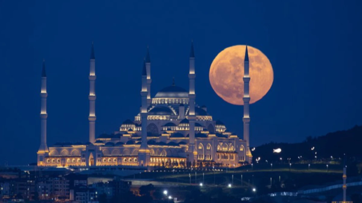Büyük Çamlıca Camisi milyonları ağırlıyor: 6 yıl önce bugün açıldı Büyük Çamlıca Camisi milyonları ağırlıyor: 6 yıl önce bugün açıldı