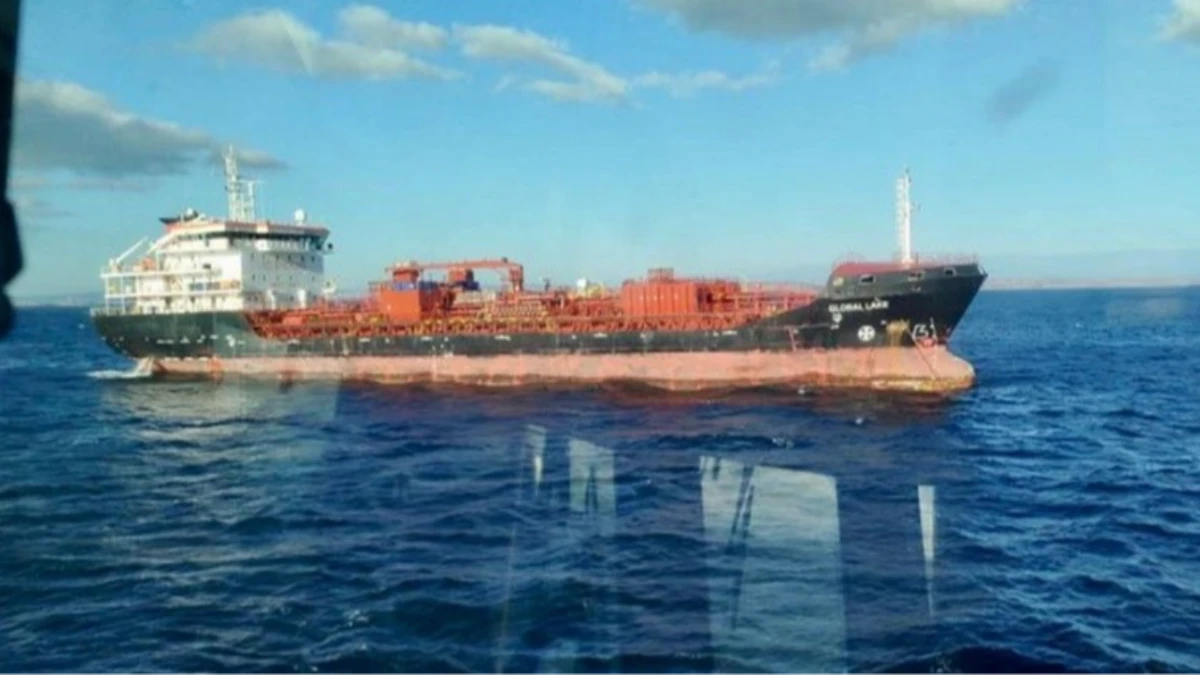 Çanakkale'de gemi arızalandı! Güvenli bölgeye çekildi Çanakkale'de gemi arızalandı! Güvenli bölgeye çekildi
