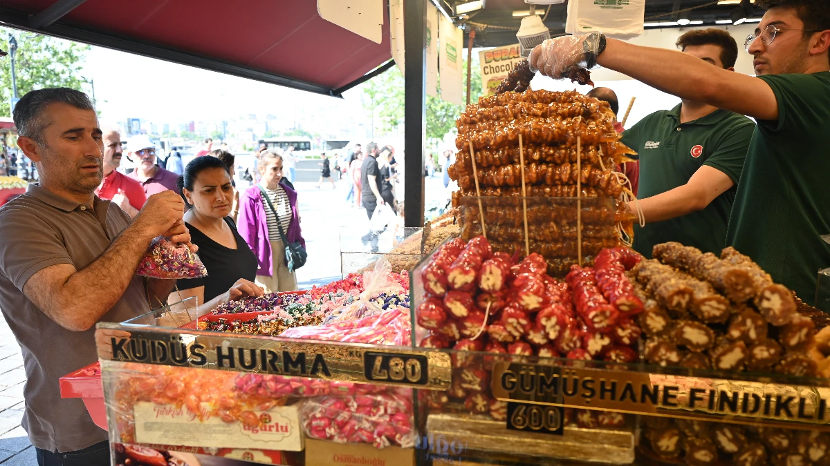 Çarşı pazarda bayram bereketi Çarşı pazarda bayram bereketi