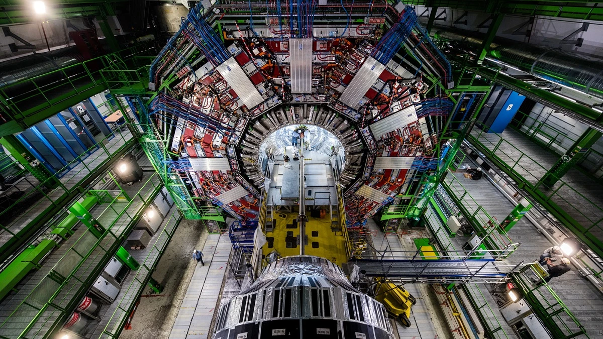 CERN'de tarihi keşif: Evrenin doğuşuna ışık tutan yeni 'Akış' modeli CERN'de tarihi keşif: Evrenin doğuşuna ışık tutan yeni 'Akış' modeli