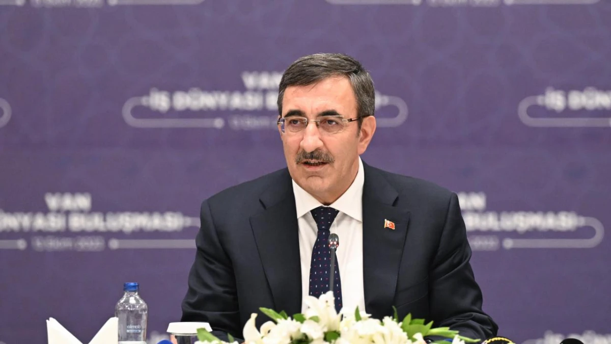 Cevdet Yılmaz'dan 2026 yılı mesajı: Finansal şartlar çok daha olumlu seyredecek Cevdet Yılmaz'dan 2026 yılı mesajı: Finansal şartlar çok daha olumlu seyredecek