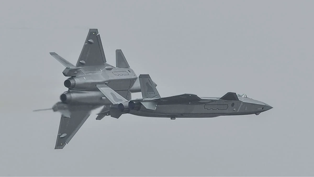 Çin, J-20 hayalet uçağını ilk kez sergileyecek Çin, J-20 hayalet uçağını ilk kez sergileyecek