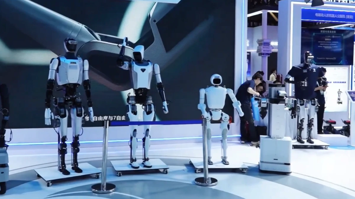 Çin, saniyede 275 trilyon işlem gücüne sahip insansı robotu tanıttı Çin, saniyede 275 trilyon işlem gücüne sahip insansı robotu tanıttı
