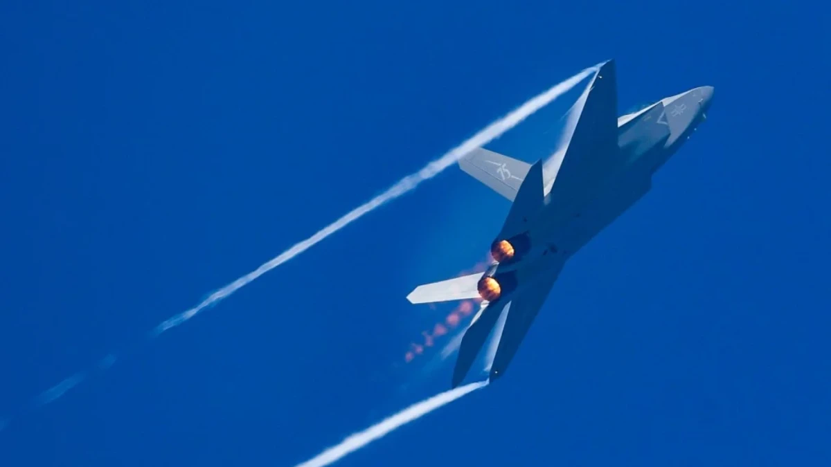 Çin’in J-35’i, uçak gemisine hazır: ‘serçe büyüklüğünde’ radar izi iddiası Çin’in J-35’i, uçak gemisine hazır: ‘serçe büyüklüğünde’ radar izi iddiası
