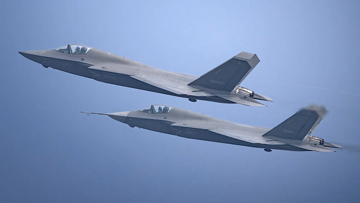 Çin'in yeni hayalet uçağı J-35 seri üretime geçiyor Çin'in yeni hayalet uçağı J-35 seri üretime geçiyor
