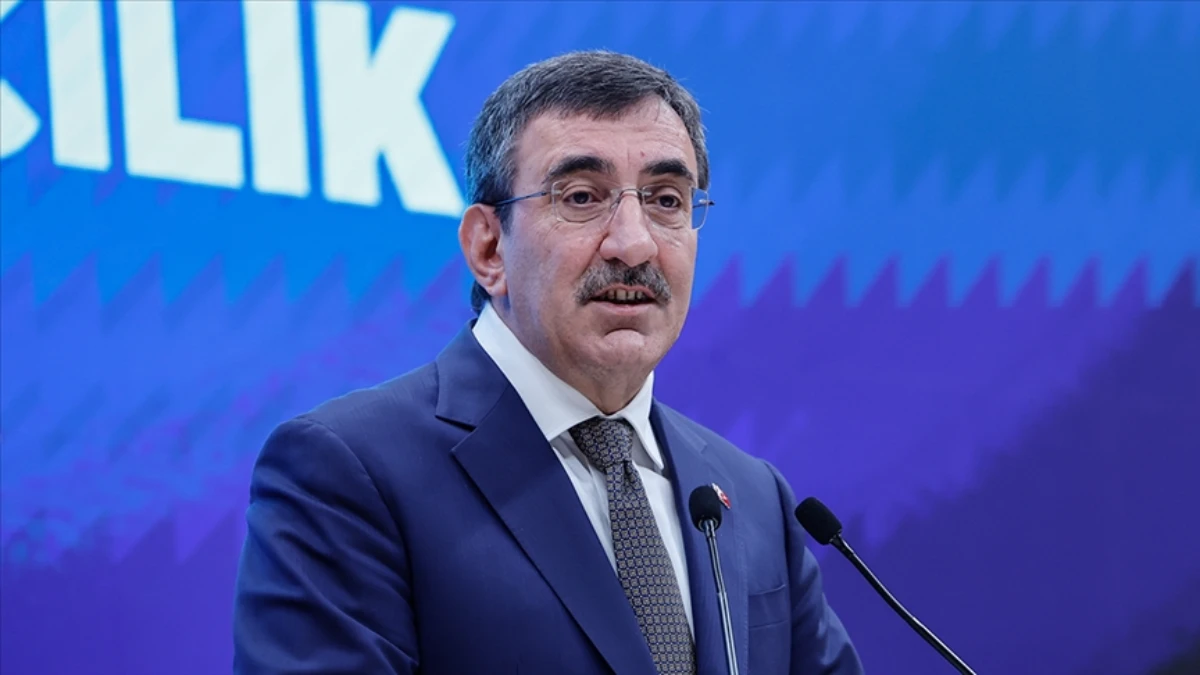Cumhurbaşkanı Yardımcısı Yılmaz'dan enflasyon değerlendirmesi: Merkez Bankası tahmin aralığı ile uyumlu Cumhurbaşkanı Yardımcısı Yılmaz'dan enflasyon değerlendirmesi: Merkez Bankası tahmin aralığı ile uyumlu