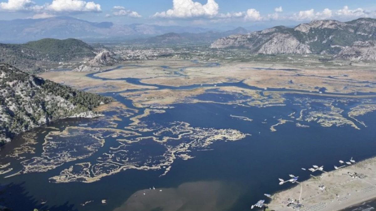 Dalyan Kanalı, ekimde de turist çekiyor Dalyan Kanalı, ekimde de turist çekiyor