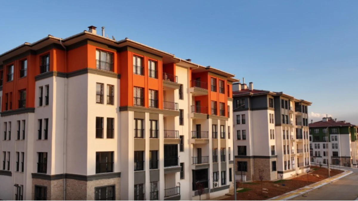 Deprem bölgesinde yaralar sarılıyor: Yıl sonunda 452 bin konut ve iş yeri sahiplerini bulacak Deprem bölgesinde yaralar sarılıyor: Yıl sonunda 452 bin konut ve iş yeri sahiplerini bulacak