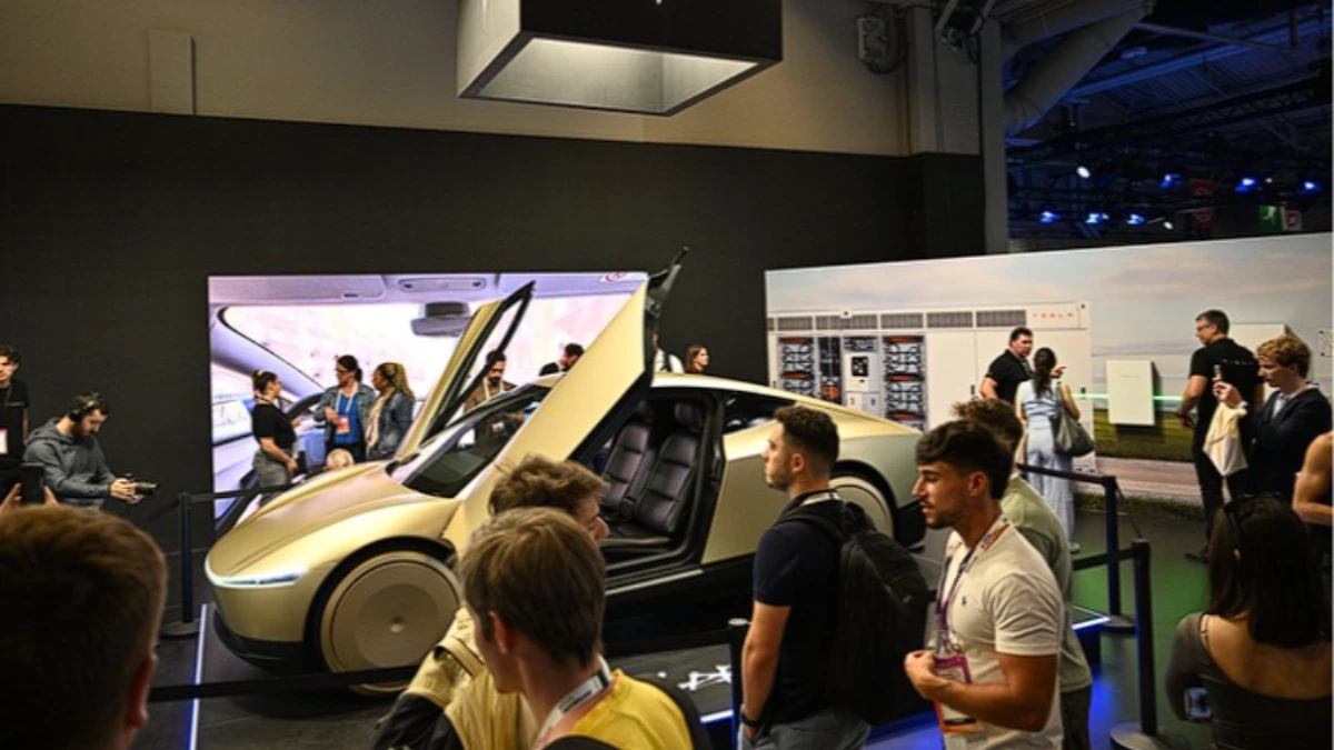 Direksiyon yok pedal yok: Tesla Cybercab seri üretime geçti Direksiyon yok pedal yok: Tesla Cybercab seri üretime geçti