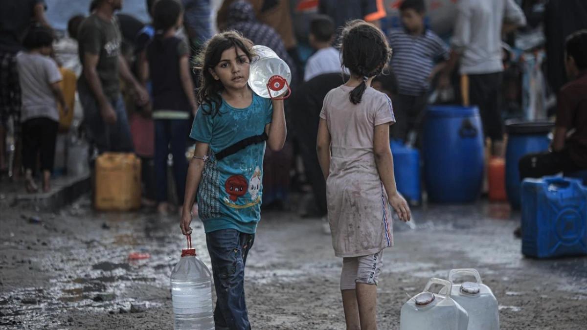 Dünya genelinde her 4 kişiden 1'i güvenli içme suyuna erişemiyor Dünya genelinde her 4 kişiden 1'i güvenli içme suyuna erişemiyor