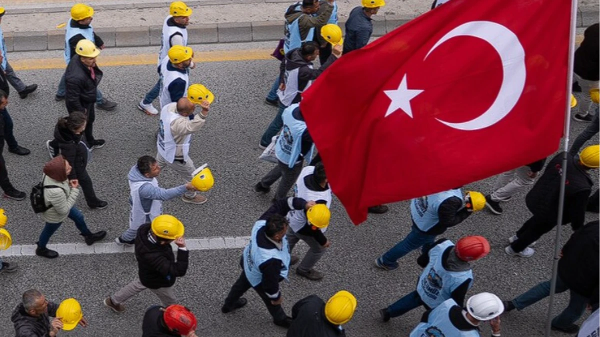 Ekonomi yönetiminden 1 Mayıs mesajları Ekonomi yönetiminden 1 Mayıs mesajları