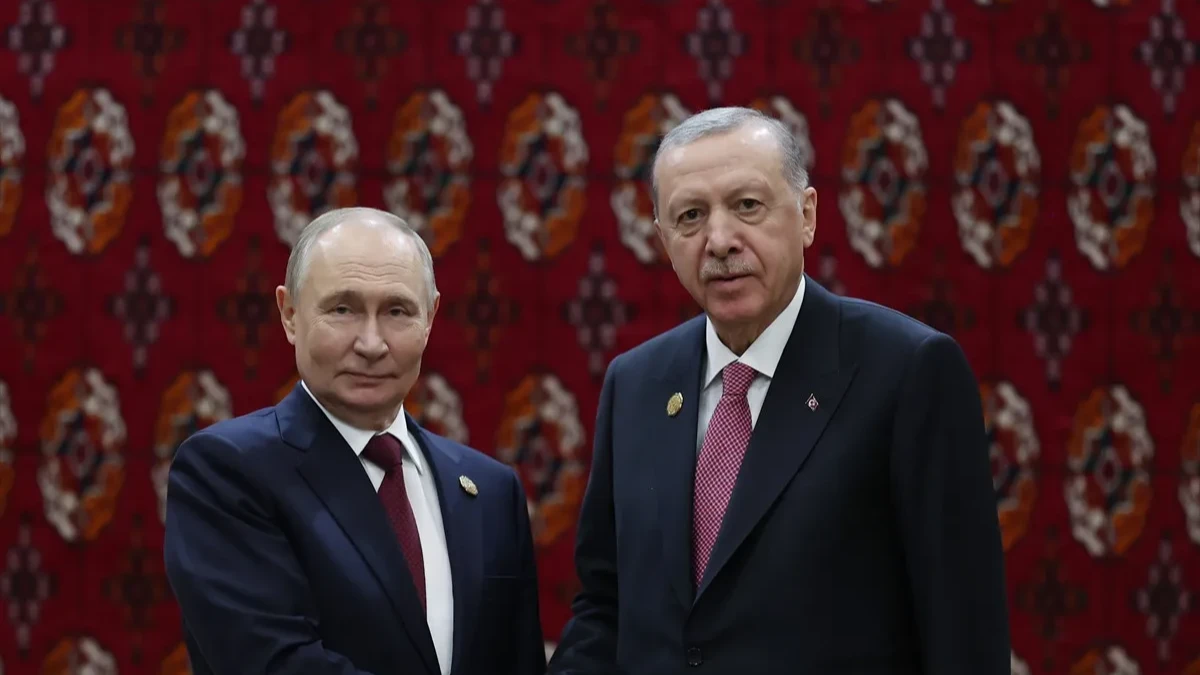 SON DAKİKA: Erdoğan ile Putin Türkmenistan'da görüştü SON DAKİKA: Erdoğan ile Putin Türkmenistan'da görüştü