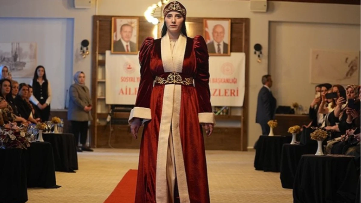 Erzurum'da Palandöken'in Eteğinde Türk Motifleri Defilesi yapıldı Erzurum'da Palandöken'in Eteğinde Türk Motifleri Defilesi yapıldı