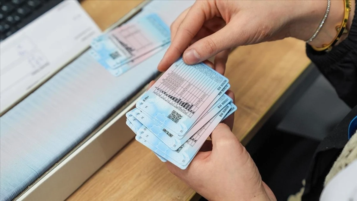 Eski tip ehliyet sahiplerine kritik uyarı: Son tarih 31 Temmuz Eski tip ehliyet sahiplerine kritik uyarı: Son tarih 31 Temmuz